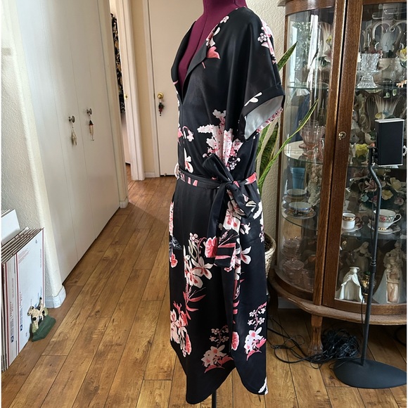 Ecowish Floral Dress - Picture 3 of 5